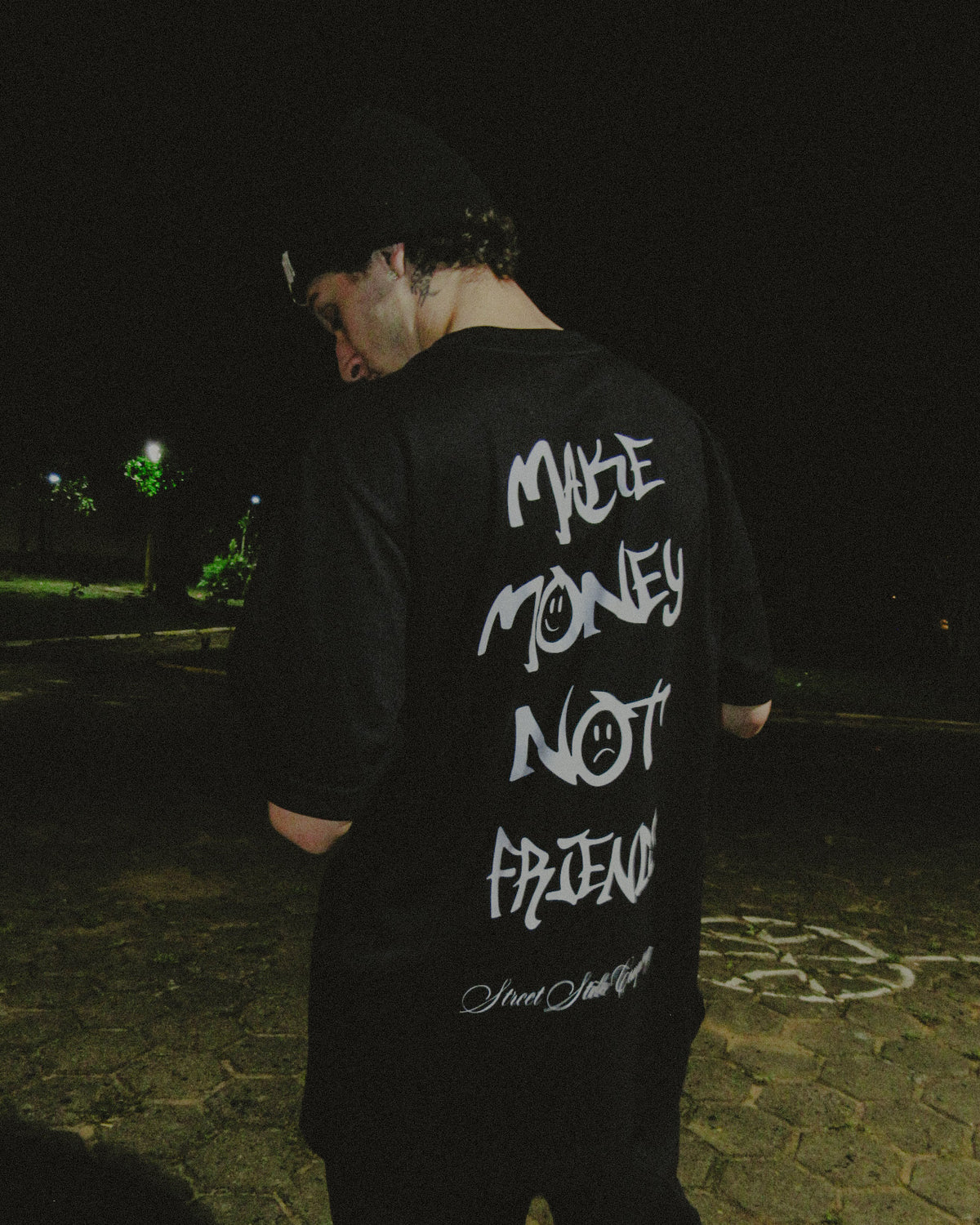 CAMISETA OVERSIZED MAKE MONEY NOT FRIENDS | STREET STILE | 50% ALGODÃO AMERICANO | 50% POLIÉSTER | CONFORTO PREMIUM
